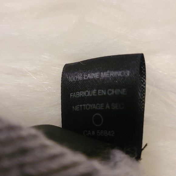 EXPRESS Men's Gray Merino Wool Sweater V-Neck XS - Picture 4 of 5